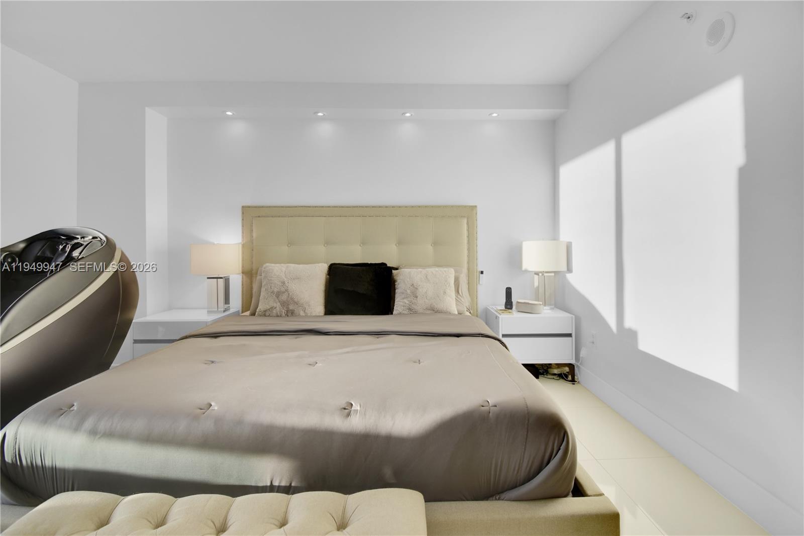 1800 CLUB CONDO - Residential