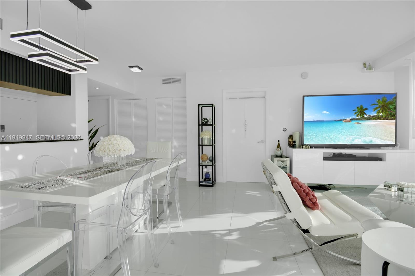 1800 CLUB CONDO - Residential