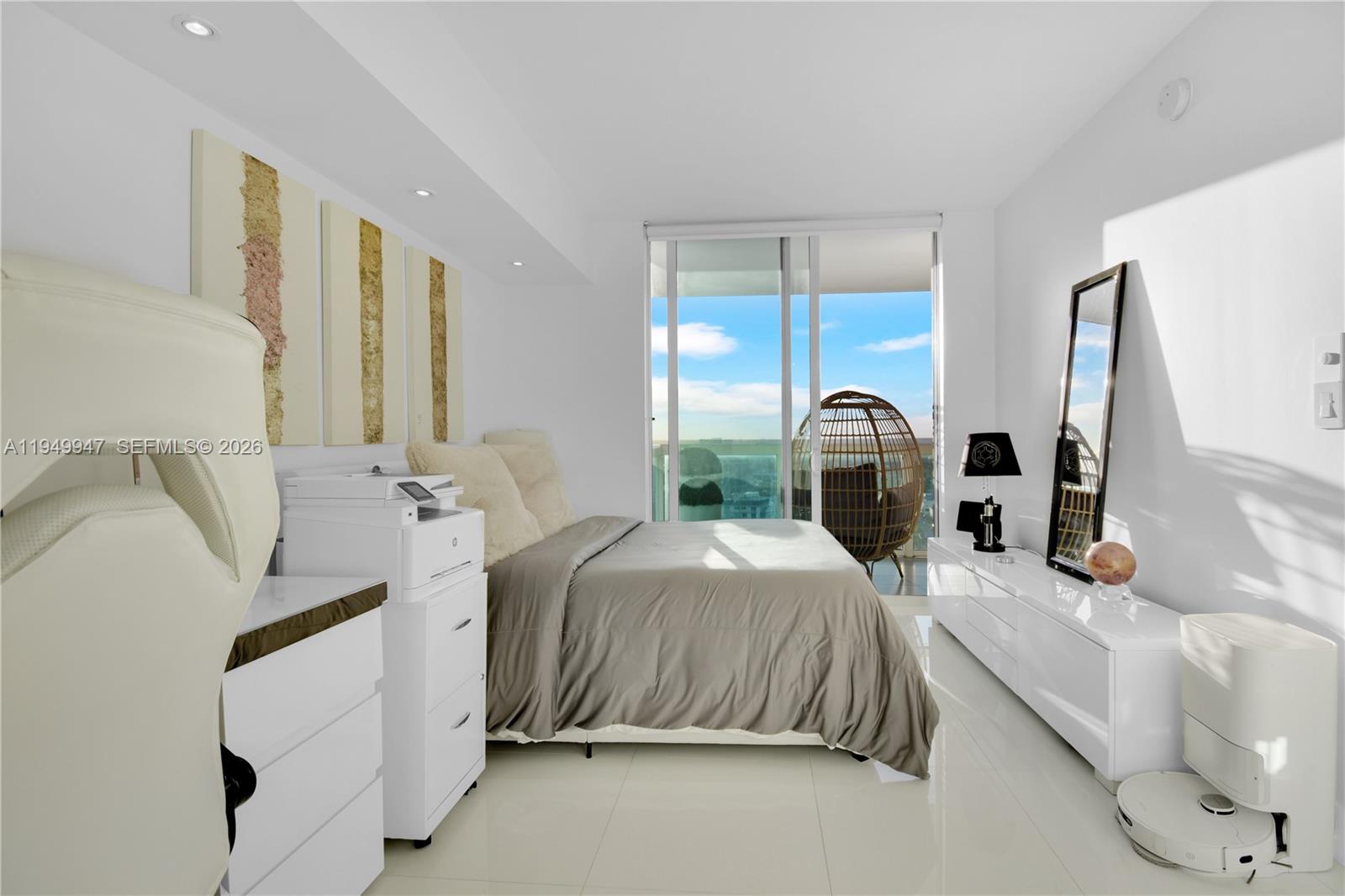 1800 CLUB CONDO - Residential