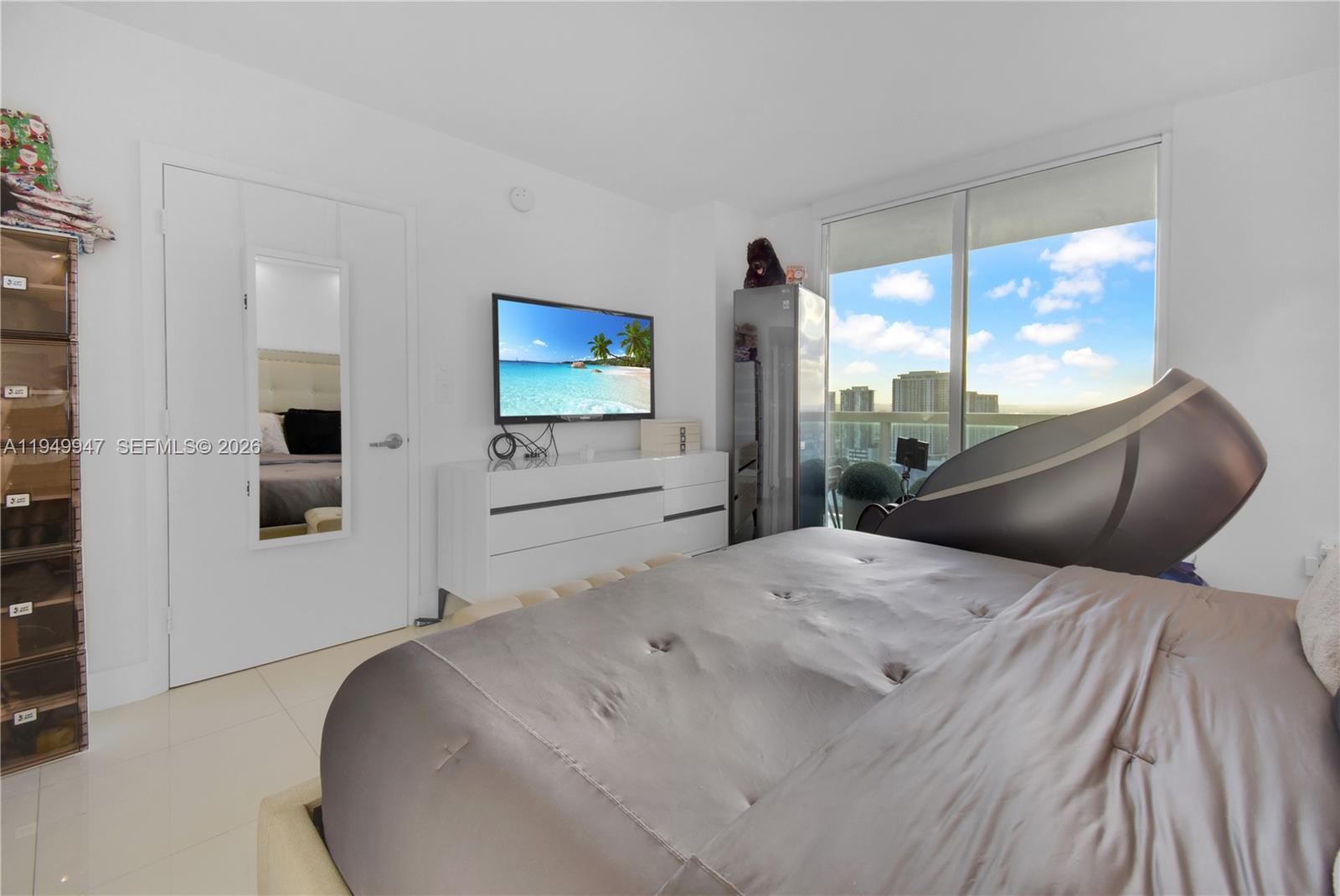 1800 CLUB CONDO - Residential