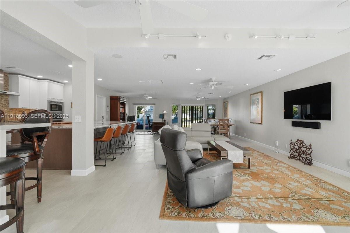 HARBOR VILLAGE SEC - Residential