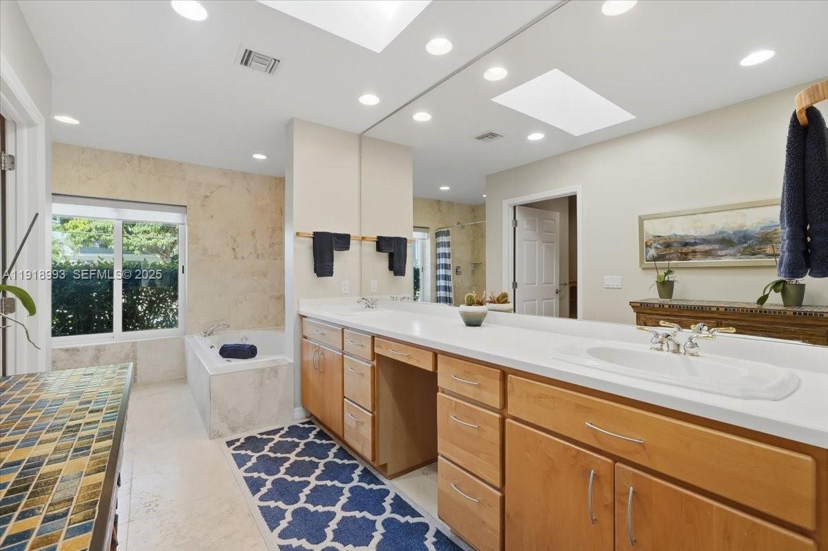 HARBOR VILLAGE SEC - Residential