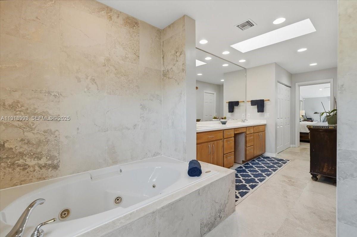 HARBOR VILLAGE SEC - Residential