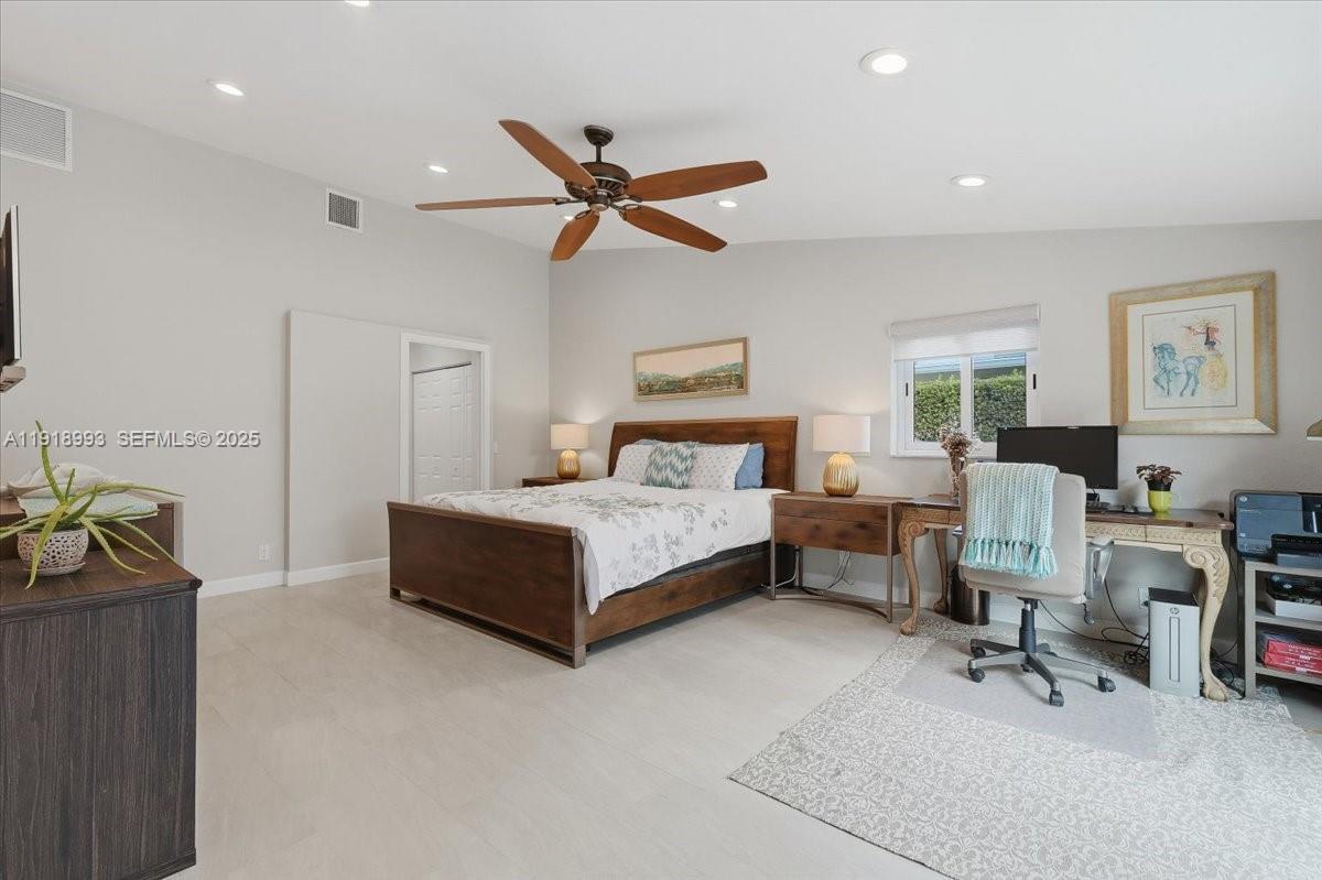 HARBOR VILLAGE SEC - Residential