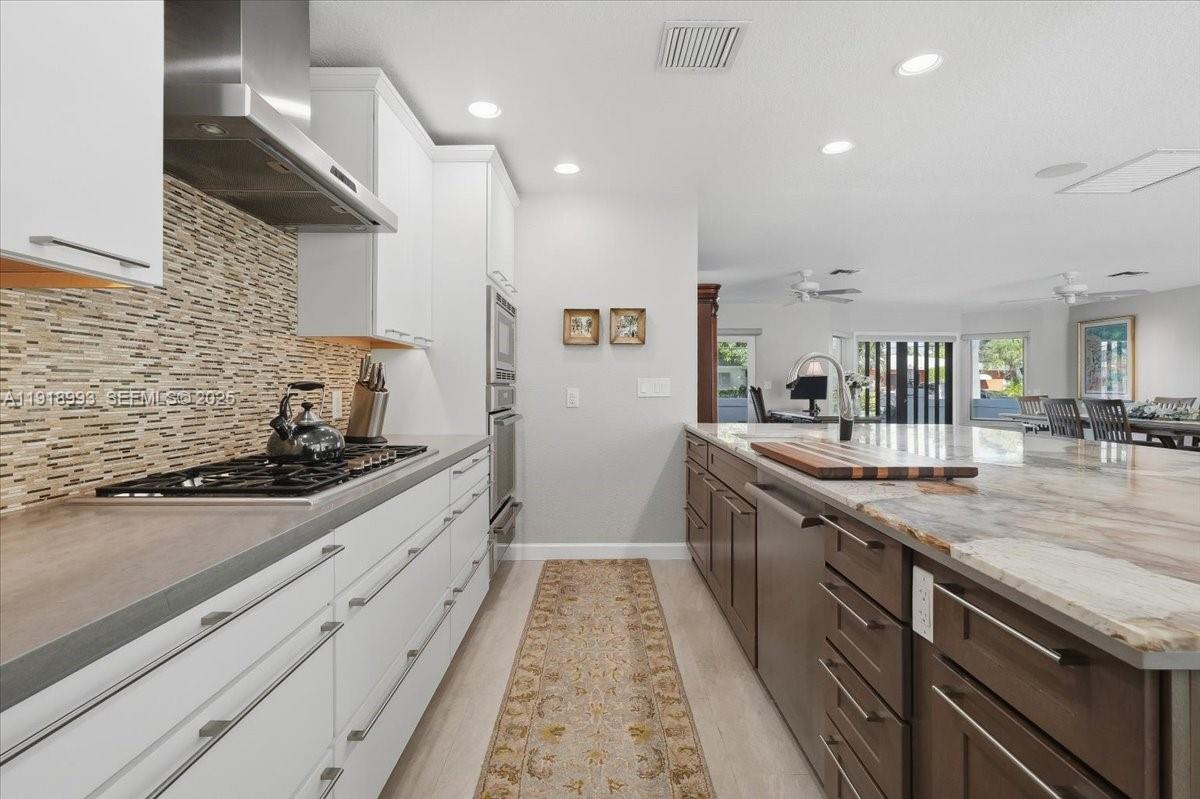 HARBOR VILLAGE SEC - Residential