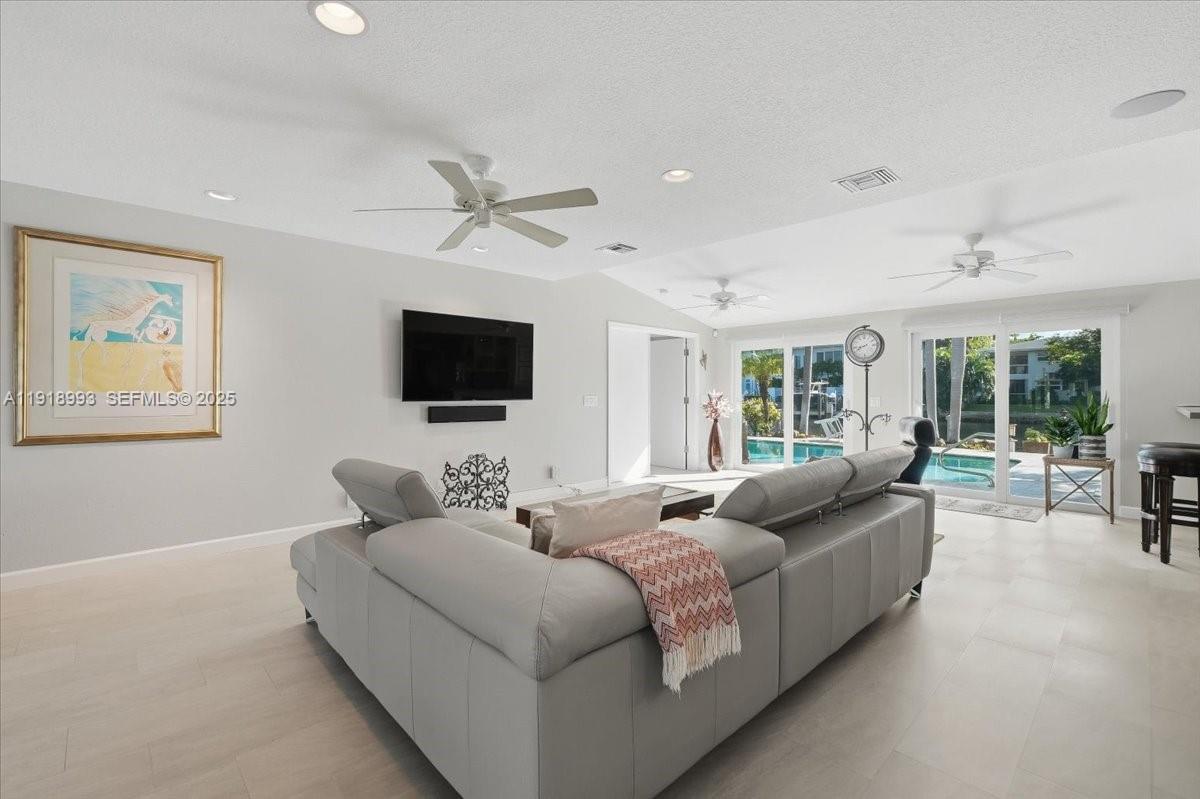 HARBOR VILLAGE SEC - Residential