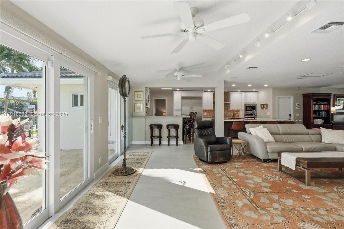 HARBOR VILLAGE SEC - Residential