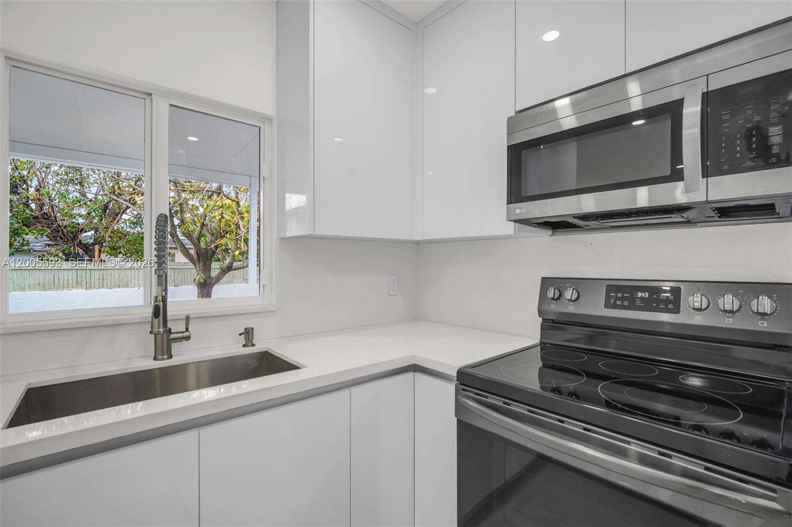 WHITESIDE PARK - Residential Lease