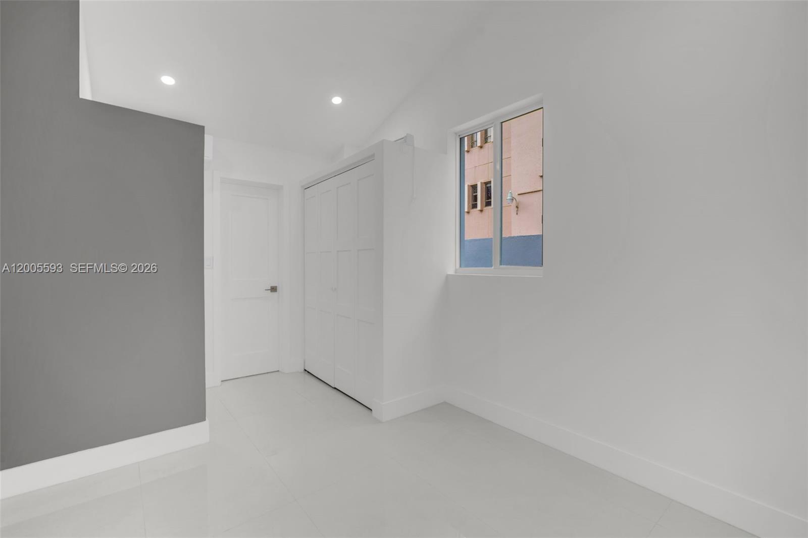 WHITESIDE PARK - Residential Lease