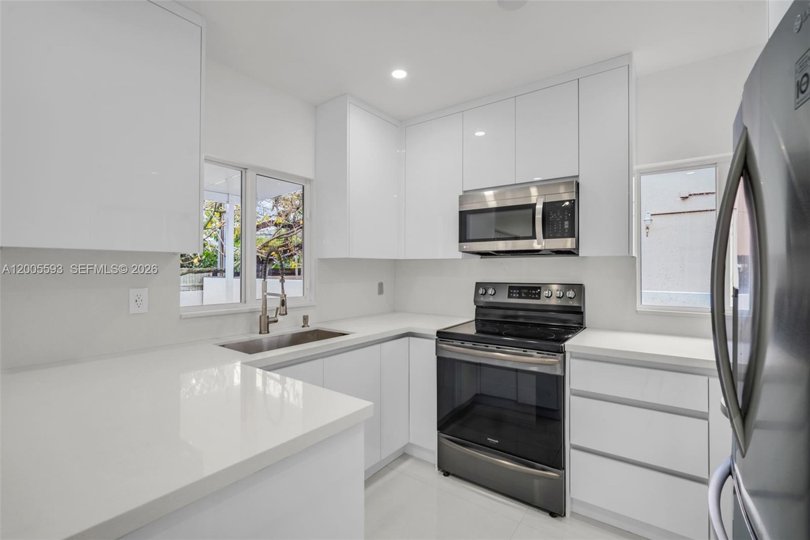 WHITESIDE PARK - Residential Lease