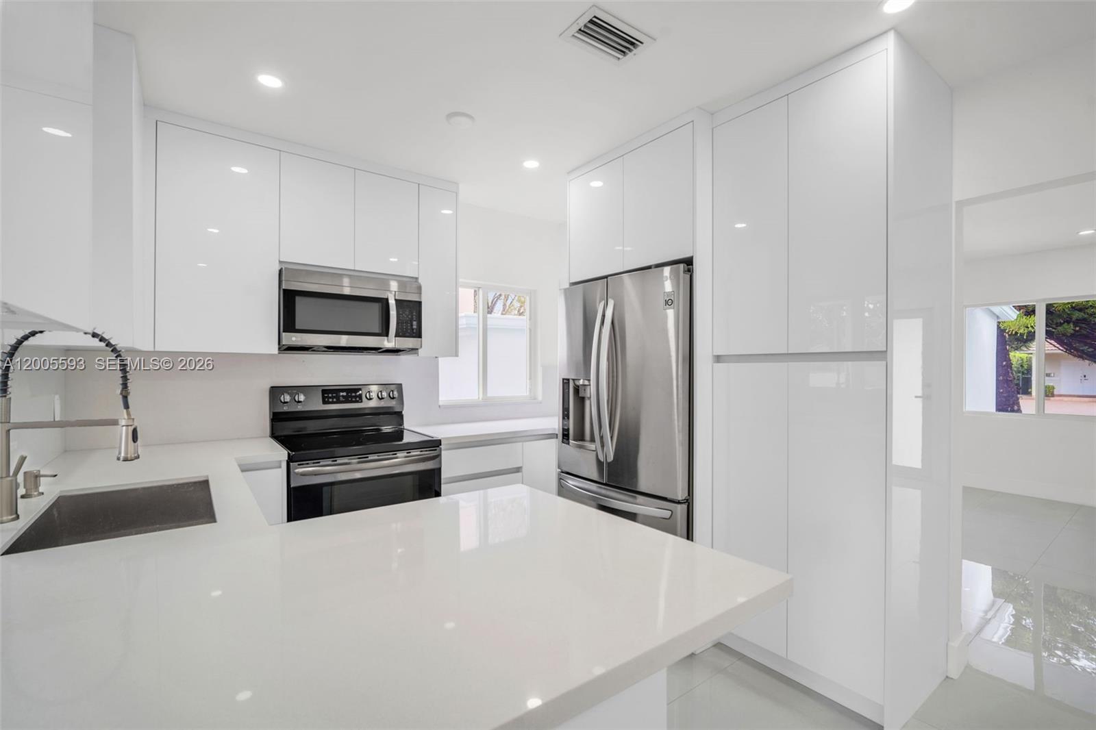 WHITESIDE PARK - Residential Lease