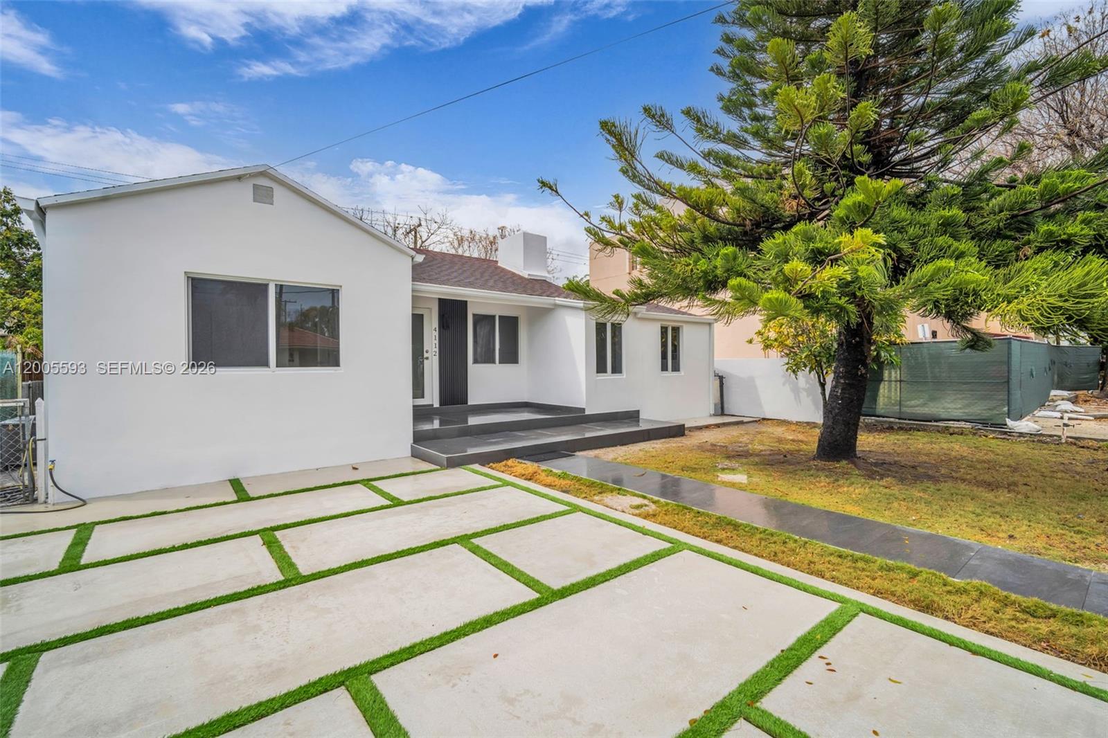 WHITESIDE PARK - Residential Lease