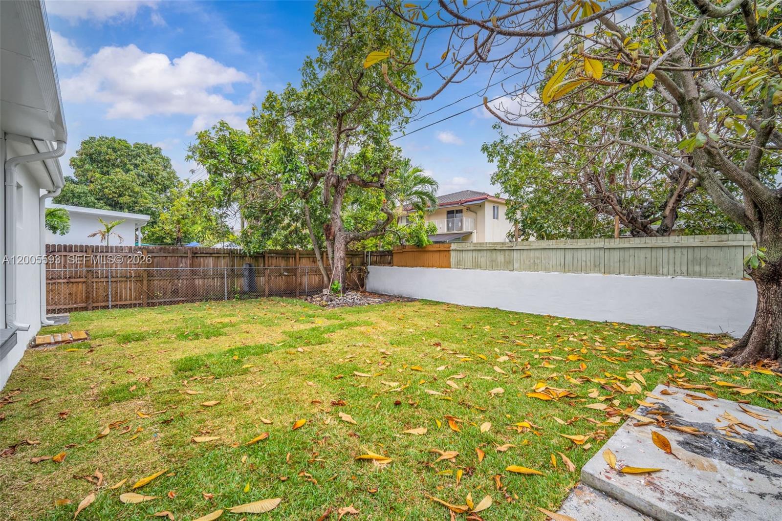 WHITESIDE PARK - Residential Lease