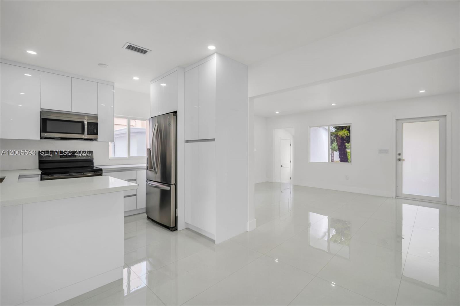 WHITESIDE PARK - Residential Lease