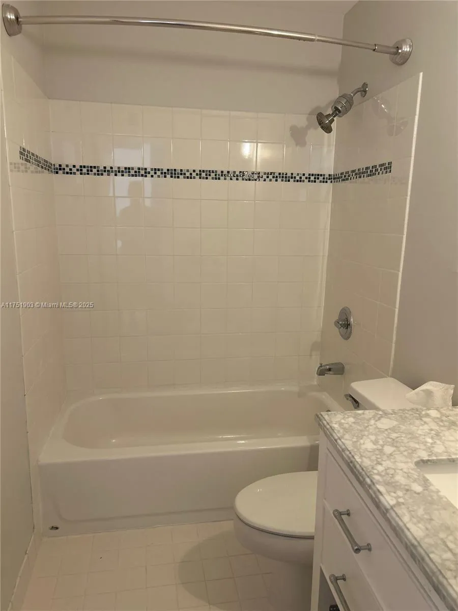 Pinecrest, Florida 33156, United States, 1 Bedroom Bedrooms, ,1 BathroomBathrooms,Residential,Pending,76527