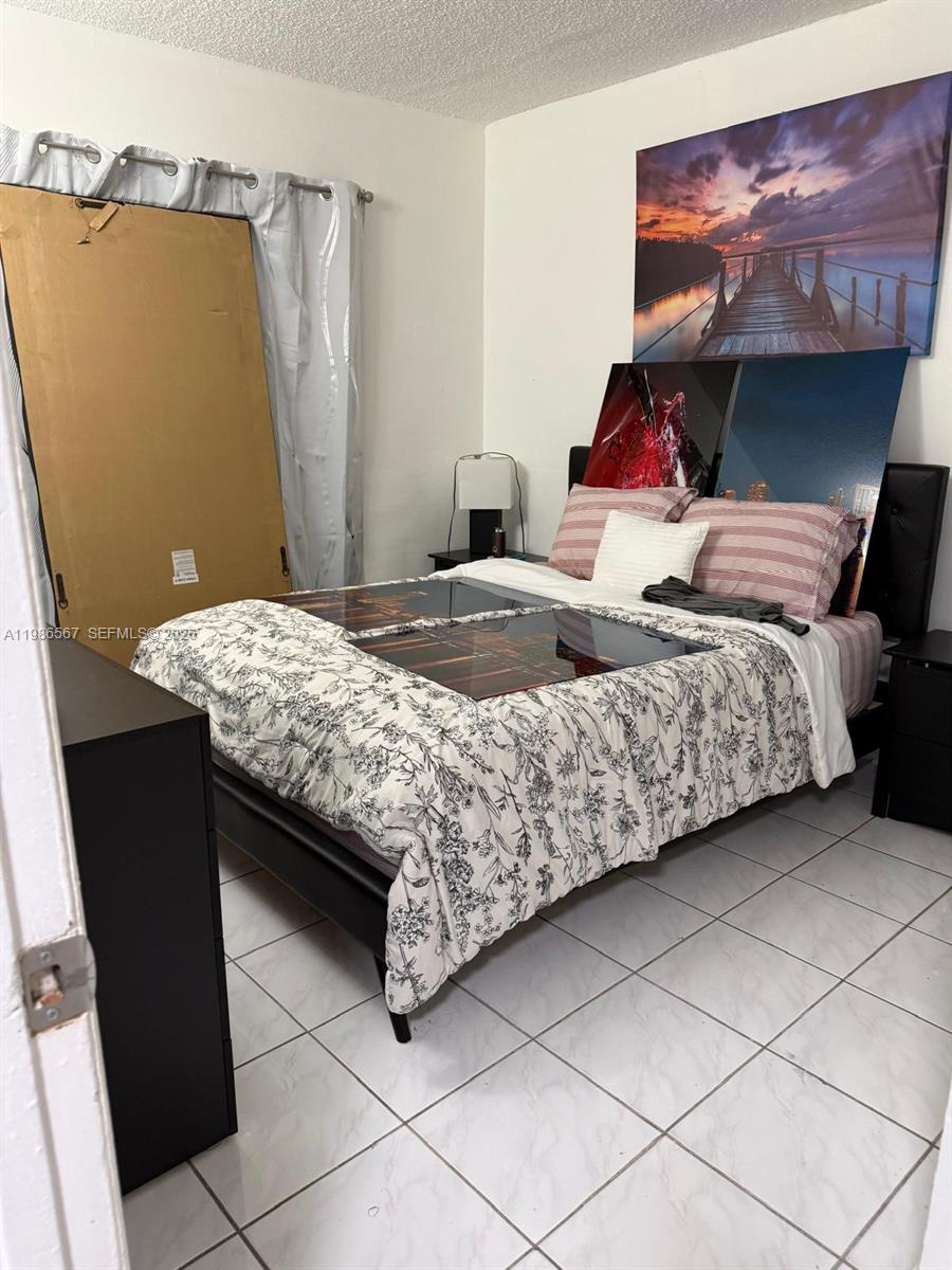 LAGO GRANDE FIVE-B CONDO - Residential