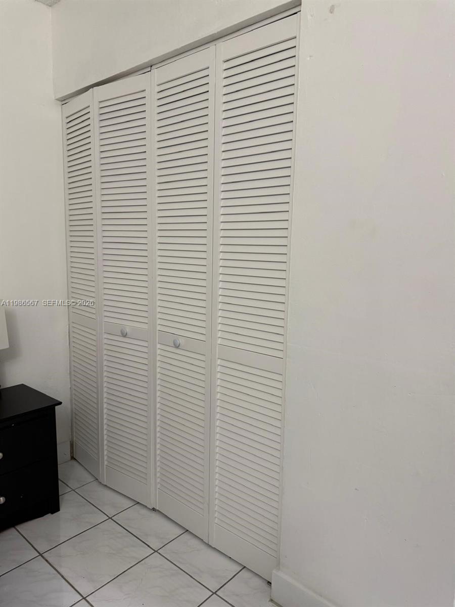 LAGO GRANDE FIVE-B CONDO - Residential