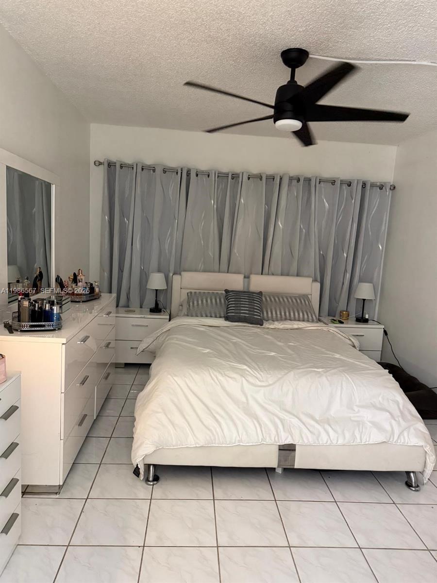 LAGO GRANDE FIVE-B CONDO - Residential