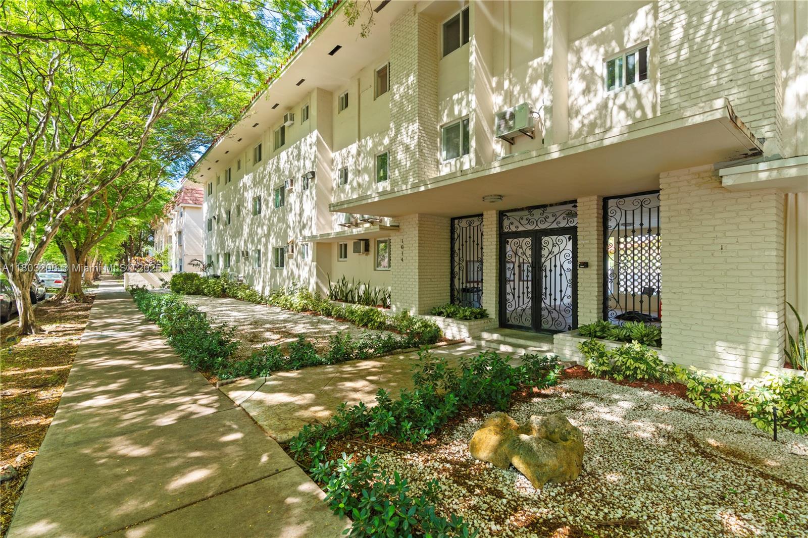 Property for Sale at 1014 Salzedo St 105, Coral Gables, Broward County, Florida - Bathrooms: 1  - $1,700