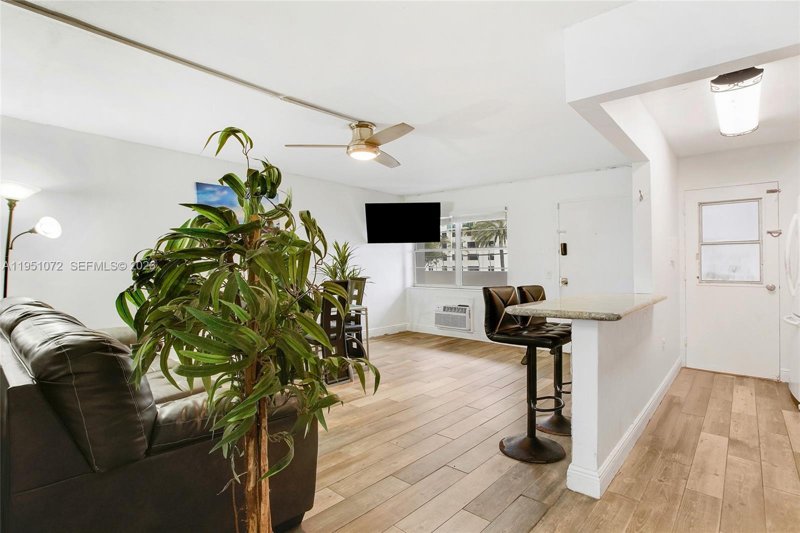 BAYSHORE YACHT & TENNIS C - Residential