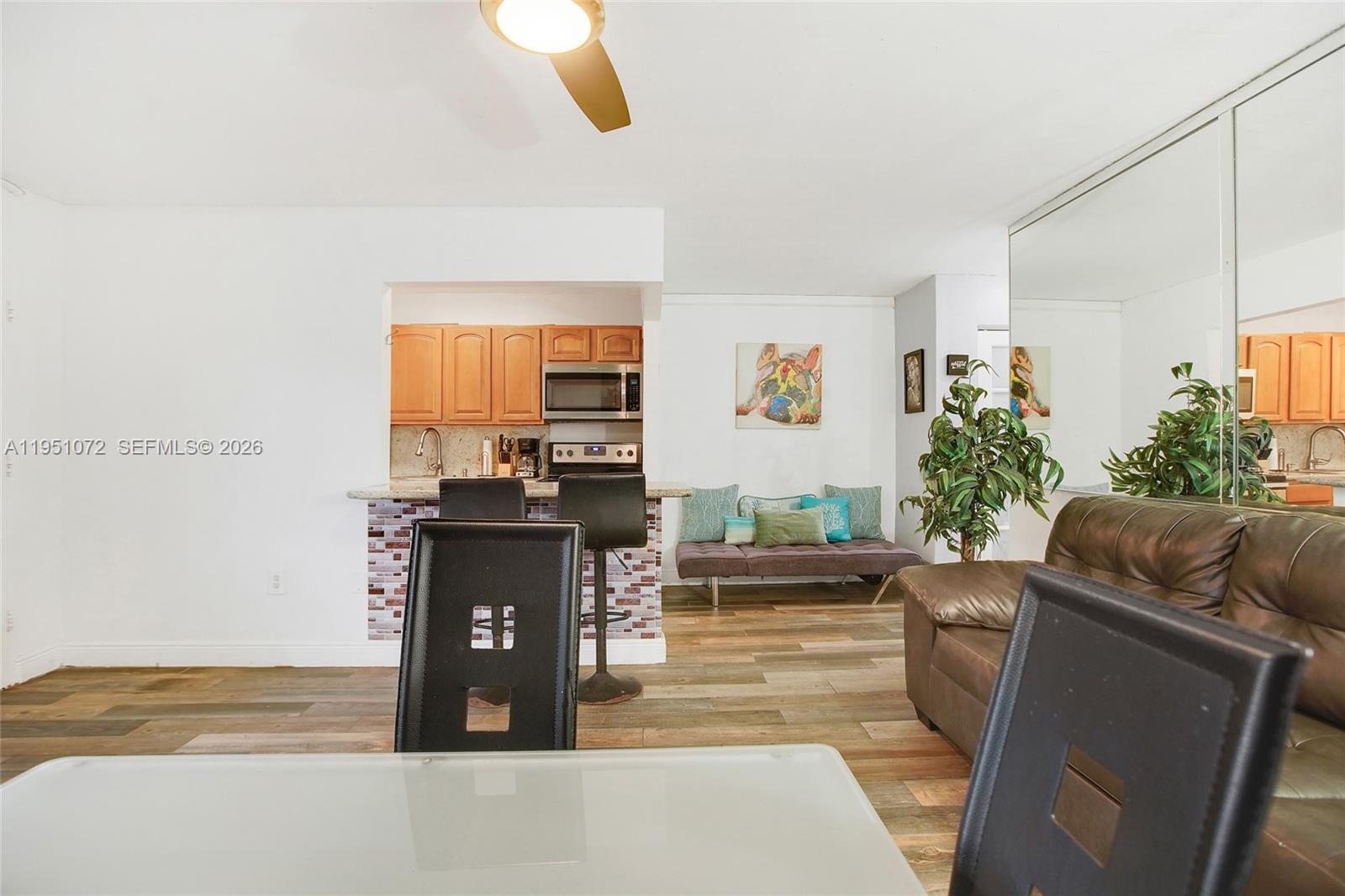 BAYSHORE YACHT & TENNIS C - Residential