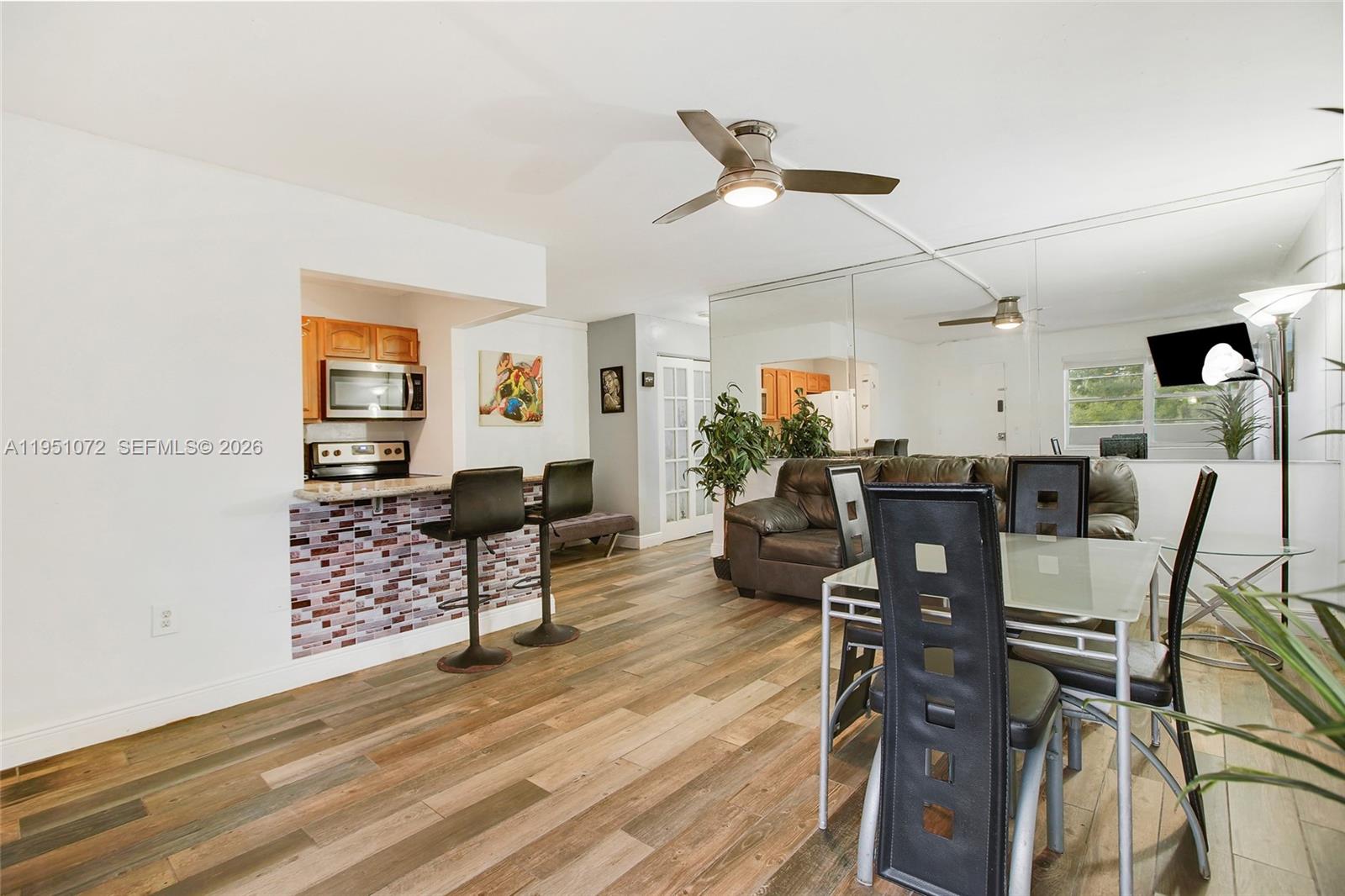 BAYSHORE YACHT & TENNIS C - Residential