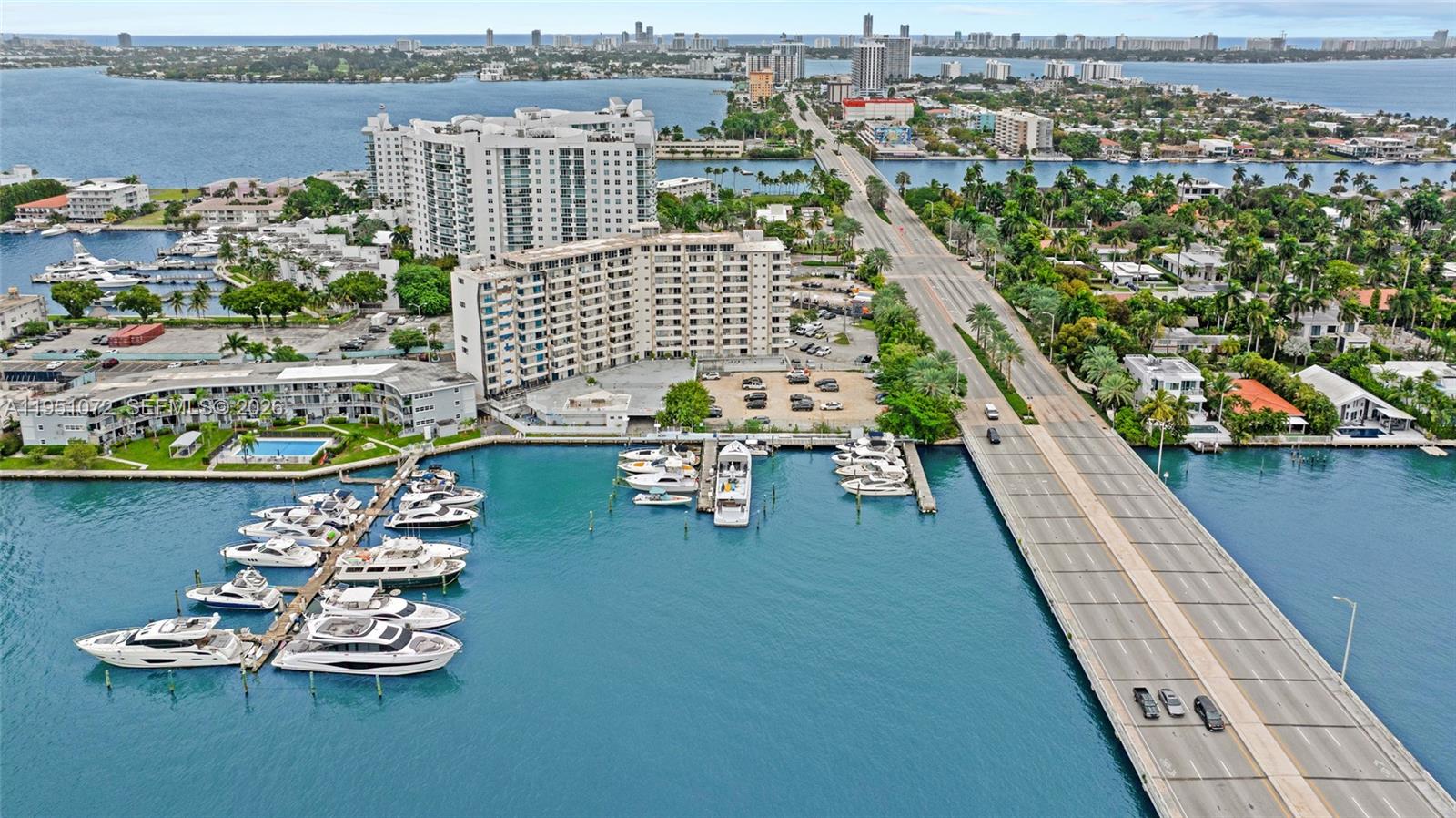 BAYSHORE YACHT & TENNIS C - Residential