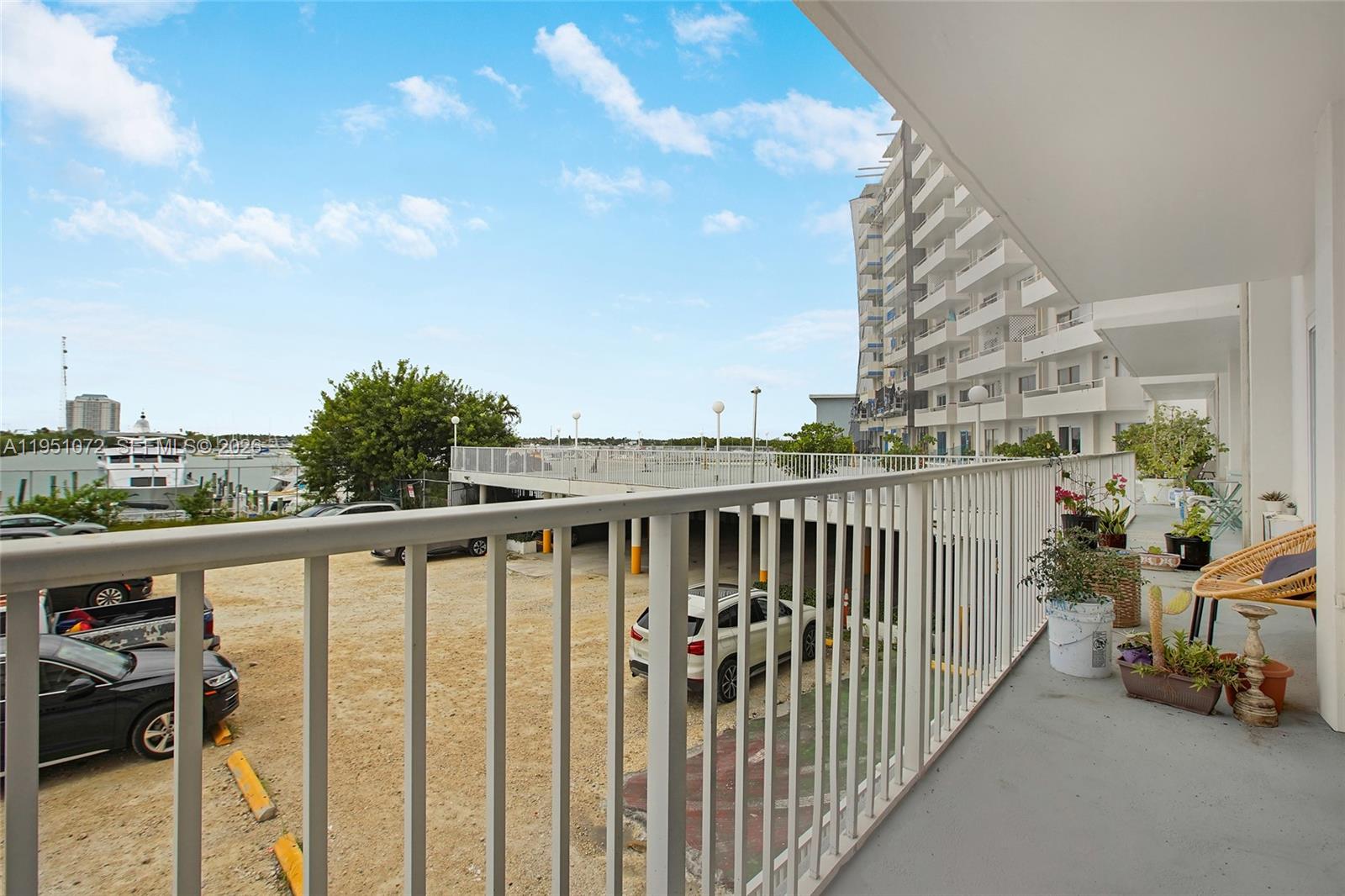 BAYSHORE YACHT & TENNIS C - Residential