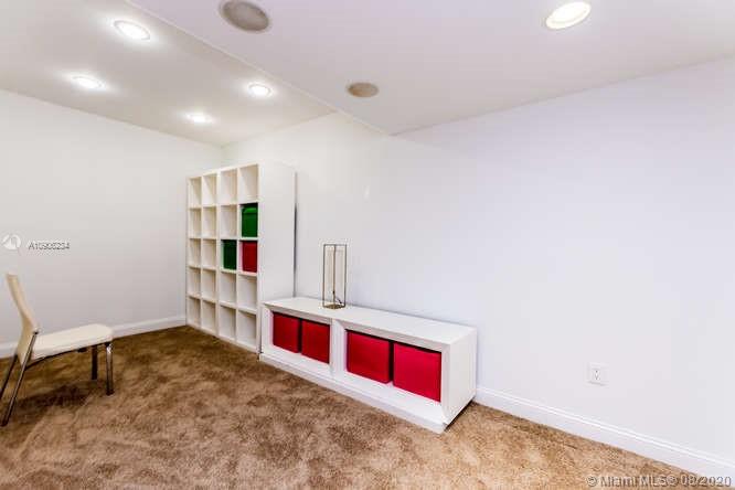 SUNRISE HARBOUR REV PL - Residential