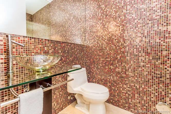 SUNRISE HARBOUR REV PL - Residential