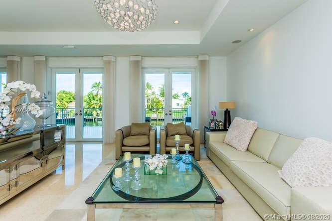 SUNRISE HARBOUR REV PL - Residential