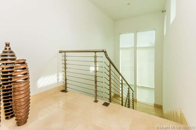 SUNRISE HARBOUR REV PL - Residential