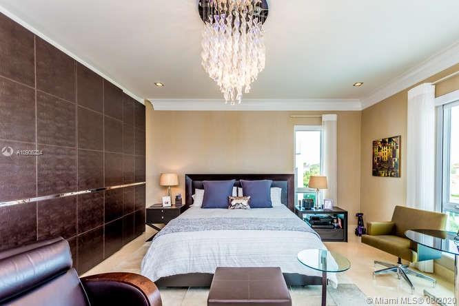 SUNRISE HARBOUR REV PL - Residential