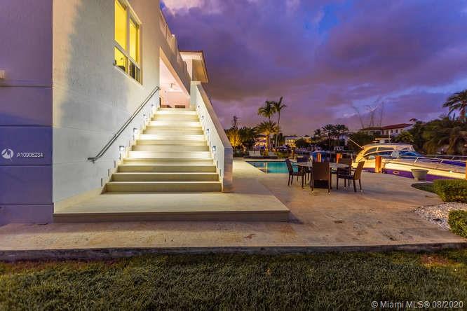 SUNRISE HARBOUR REV PL - Residential