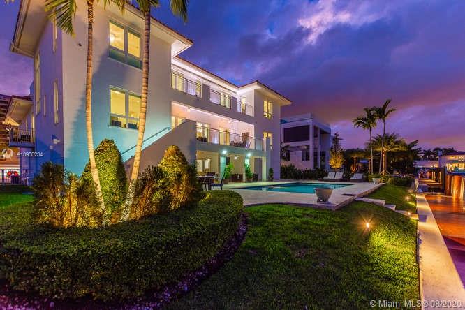 SUNRISE HARBOUR REV PL - Residential