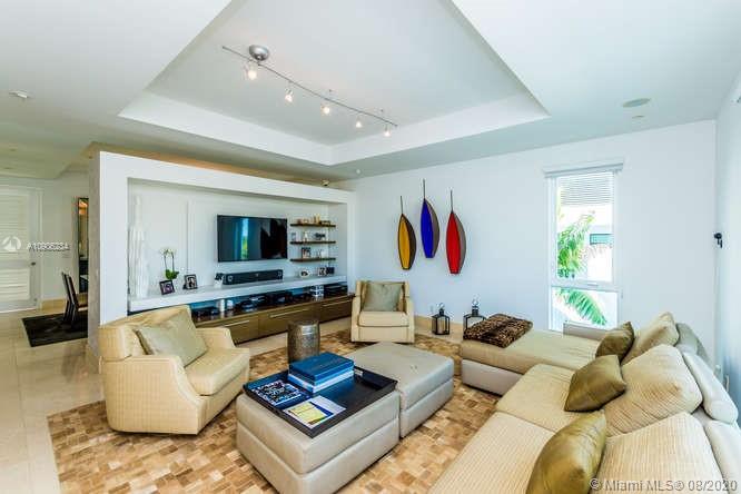 SUNRISE HARBOUR REV PL - Residential