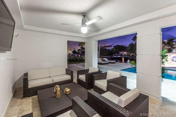 SUNRISE HARBOUR REV PL - Residential