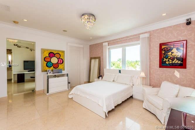 SUNRISE HARBOUR REV PL - Residential