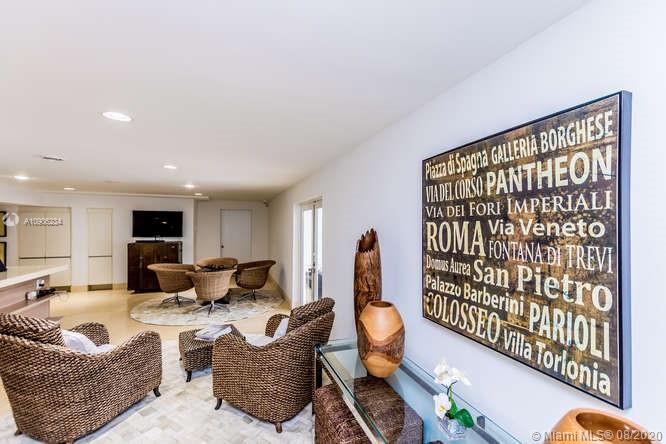 SUNRISE HARBOUR REV PL - Residential