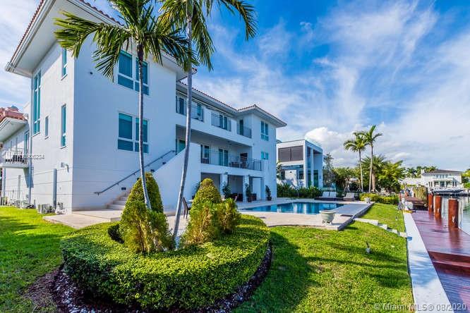 SUNRISE HARBOUR REV PL - Residential