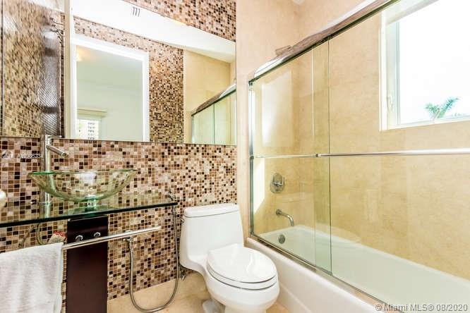 SUNRISE HARBOUR REV PL - Residential