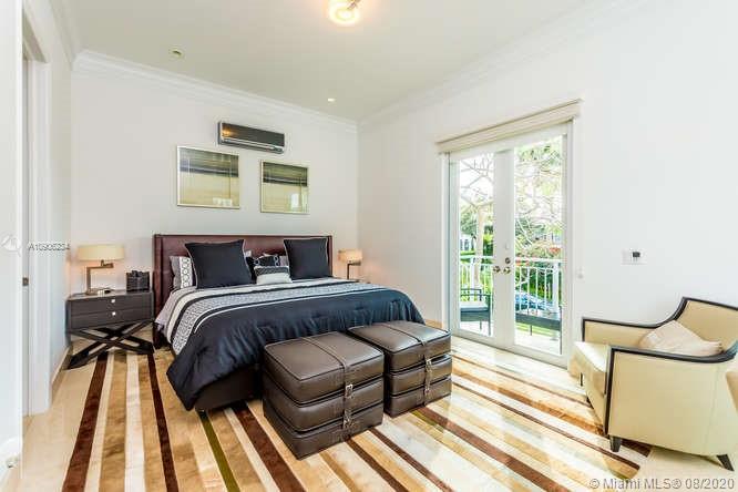 SUNRISE HARBOUR REV PL - Residential