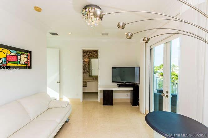 SUNRISE HARBOUR REV PL - Residential