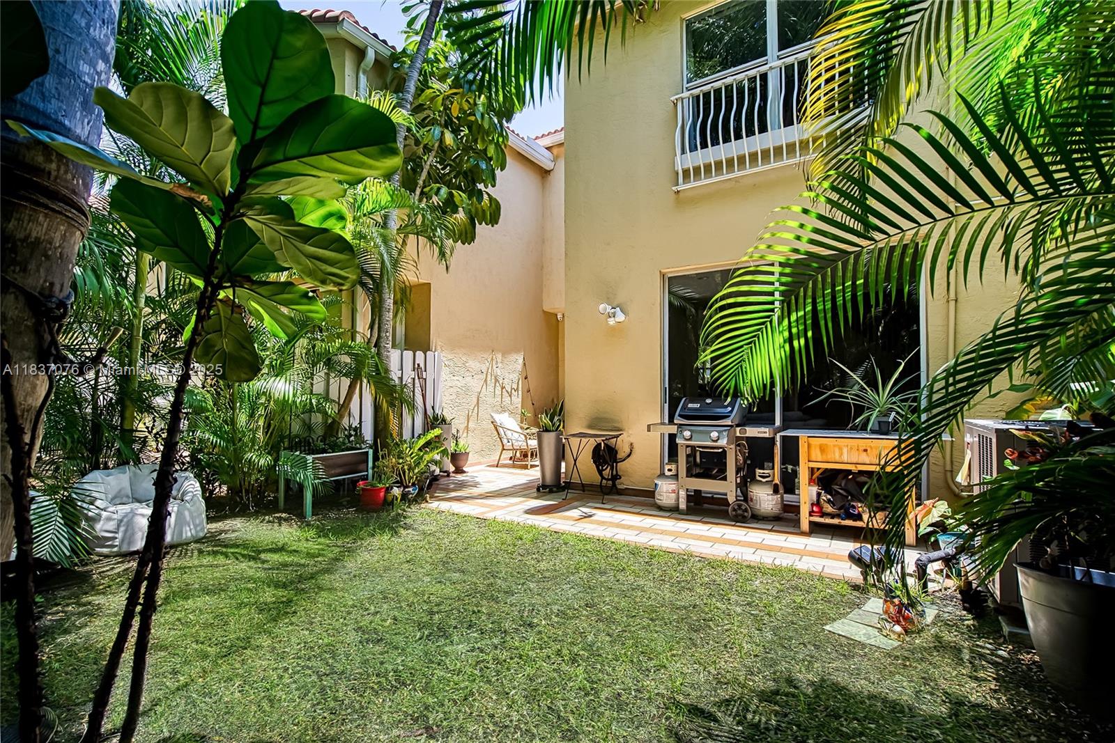 SPINNAKER BAY - Residential Lease