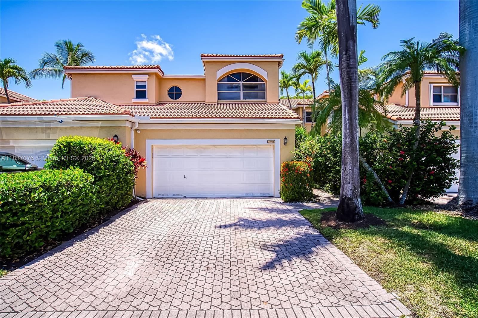 SPINNAKER BAY - Residential Lease