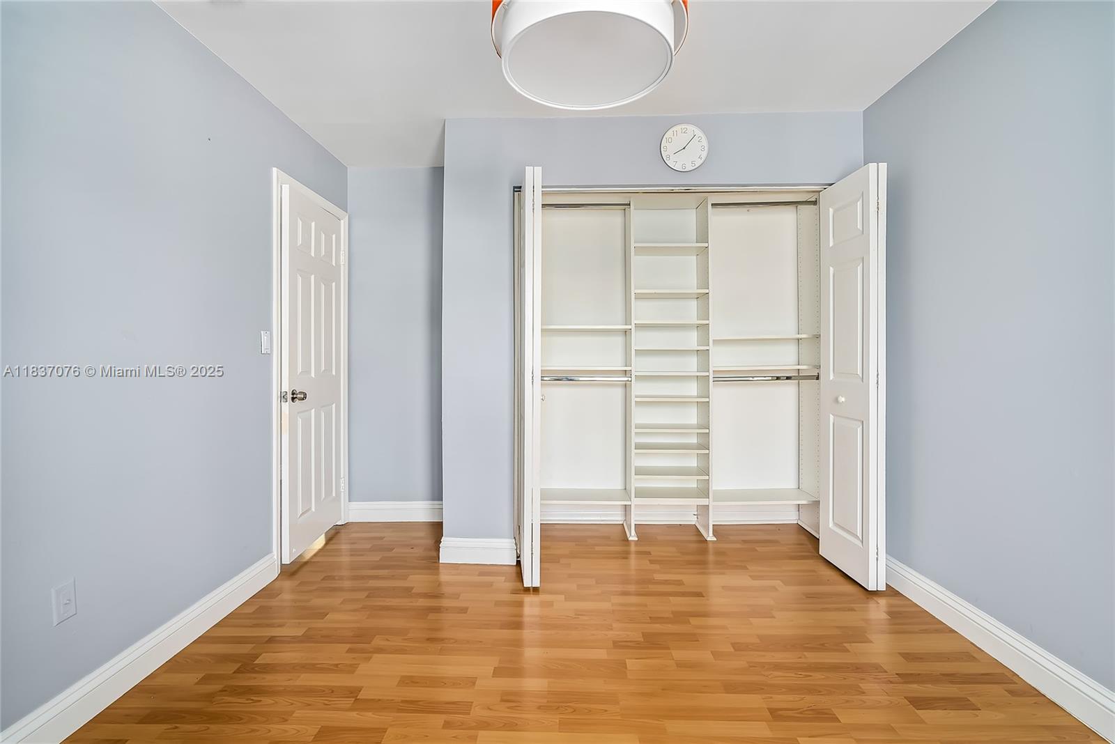 SPINNAKER BAY - Residential Lease