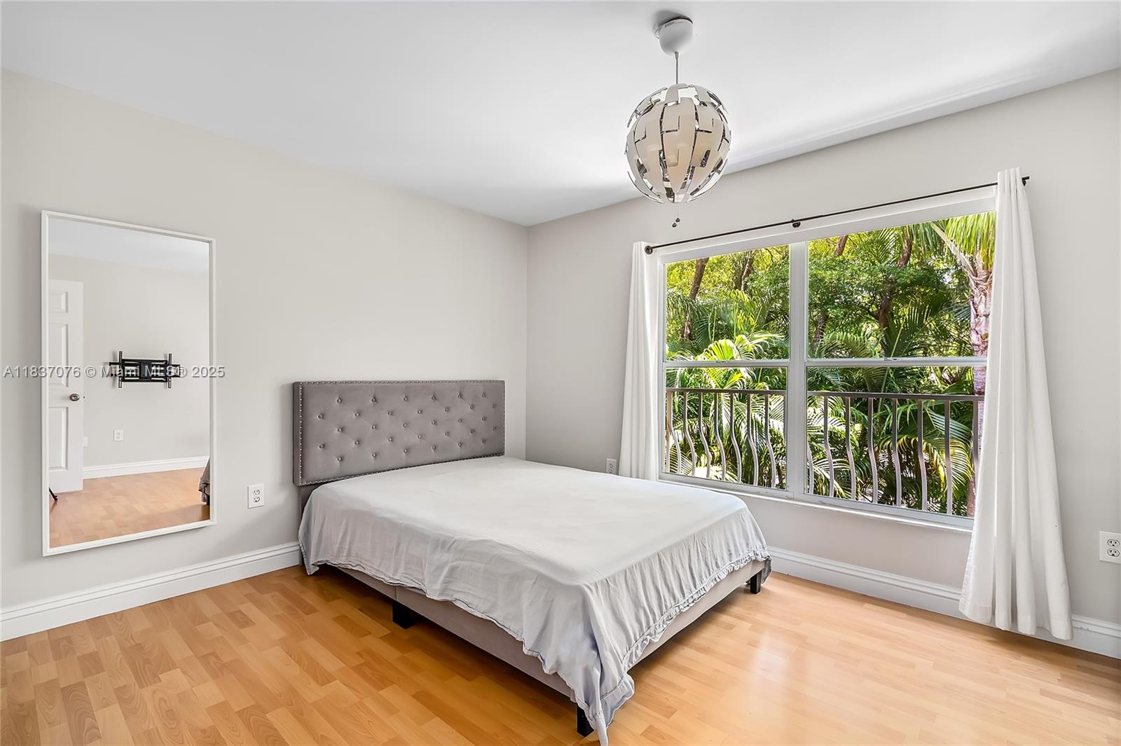 SPINNAKER BAY - Residential Lease