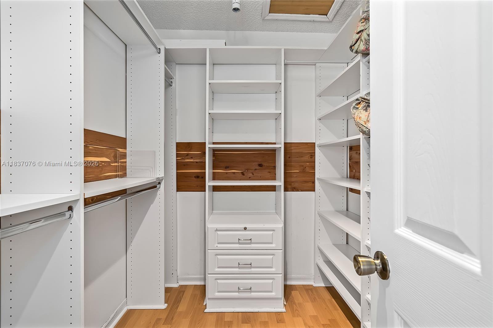 SPINNAKER BAY - Residential Lease