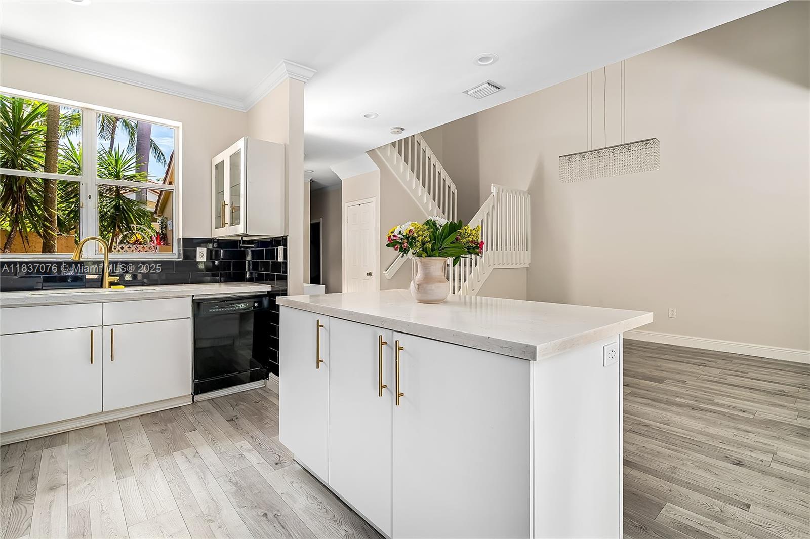 SPINNAKER BAY - Residential Lease