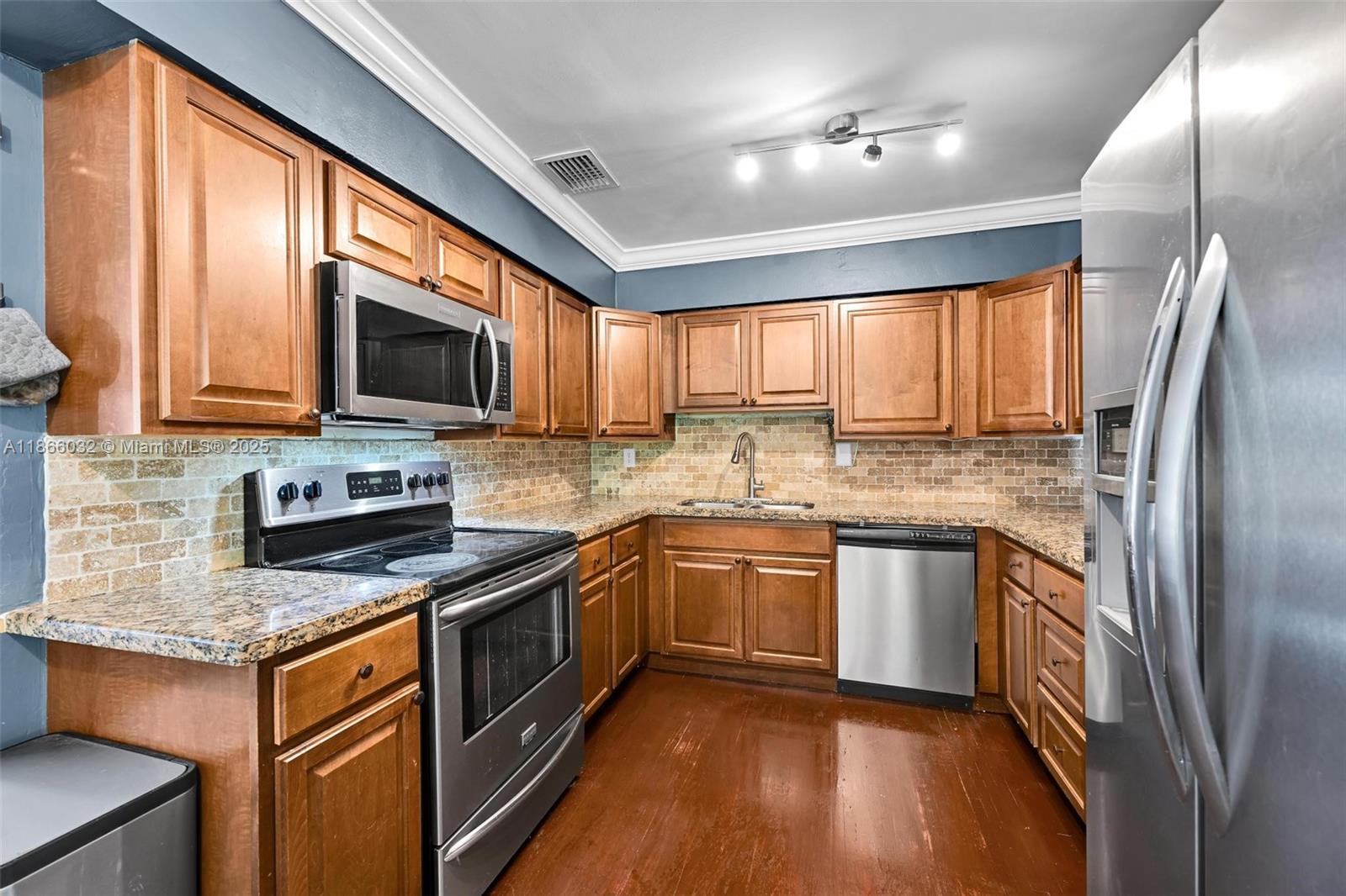 OAK RIDGE PARK - Residential